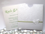 bijelo zelena pozivnica za vjenčanje s 3D leptirima