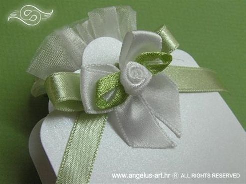 konfet lavanda sa zelenom mašnicom bijelom satenskom ružom