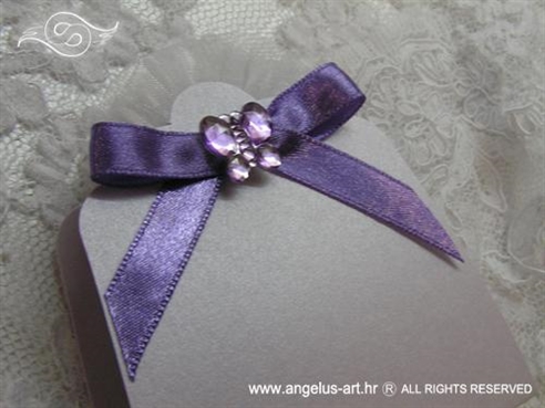 konfet lavanda za vjernčanje u lila omotnicis cirkon leptirom