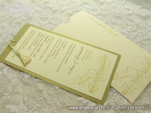krem zlatna pozivnica za vjenčanje s notama i violinskim ključem