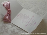 pozivnica bijelo roza s brosem od bisera tisak teksta