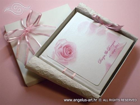 roza knjiga jastučić za prstenje s ružom i mašnom