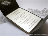 smeđa preklopna pozivnica za vjenčanje s tiskom i perlastim kartonom