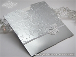 srebrna pozivnica s bijelim leptirom i 3D tiskom