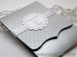 srebrna pozivnica za vjenčanje s točkicama i ukrasnim kartončićem